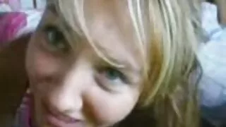 Roscata stewardesă a porno cu profesoare mature scăpa de uniformă în birou