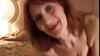 Perverși arată organele genitale pe o înregistrare porno cu femei grase privată