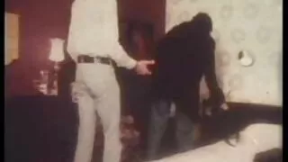 Și-a pictat fața femei grase xxx sub pisoi și a început să sugă iubitul