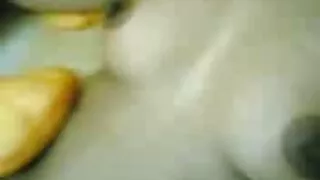 Fara inhibitii fată drăguță se fute sexy braileanca film cu un vibrator in pat