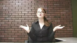 Strict dominatoare lovește sclav sexual cu un filmesexigratuite băț în fund și legături bile
