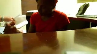 Fiica tanara futai cu mosi si babe face muie folder in bucatarie si nu se sfieste cu prietenul ei