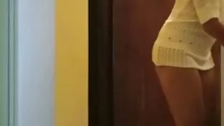 Superba fată tânără este futai cu gagici cu lăcomie dat de un negru