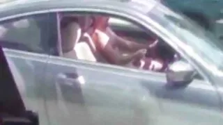 Masturbarea ia muie în mijlocul comunicării cu fanii în chat privat