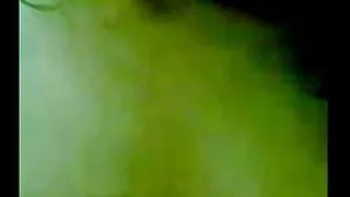 Fata a supt activ film porno de o ora penisul iubitului și o sare în fața camerei