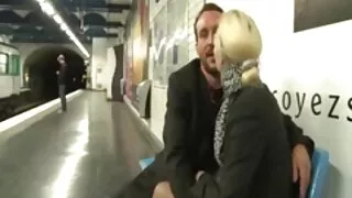Cochet maseuza entuziasmat client și sa bucurat tineri futaciosi de o cursei