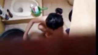 Roscata curva se raspandeste picioarele în camera ascunsa futai ciorapi și murdar fute